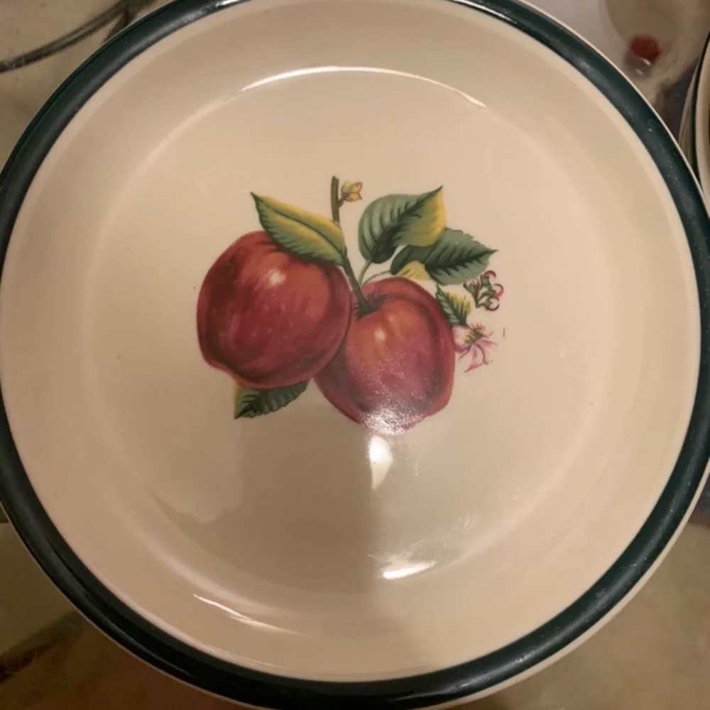 Apple dishwear set